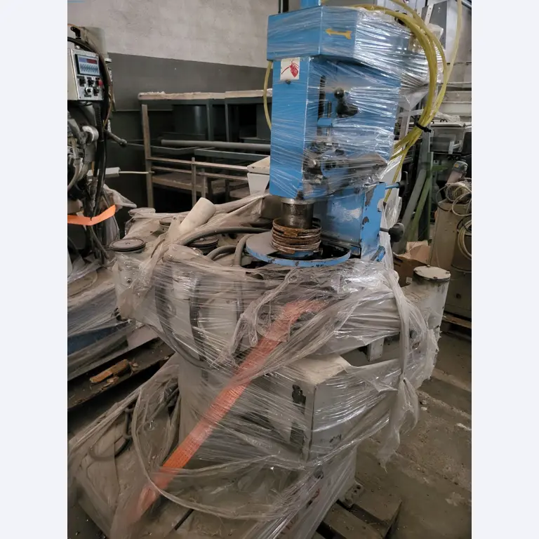 Sale of a complete warehouse of machinery for the glass industry in Spain-5