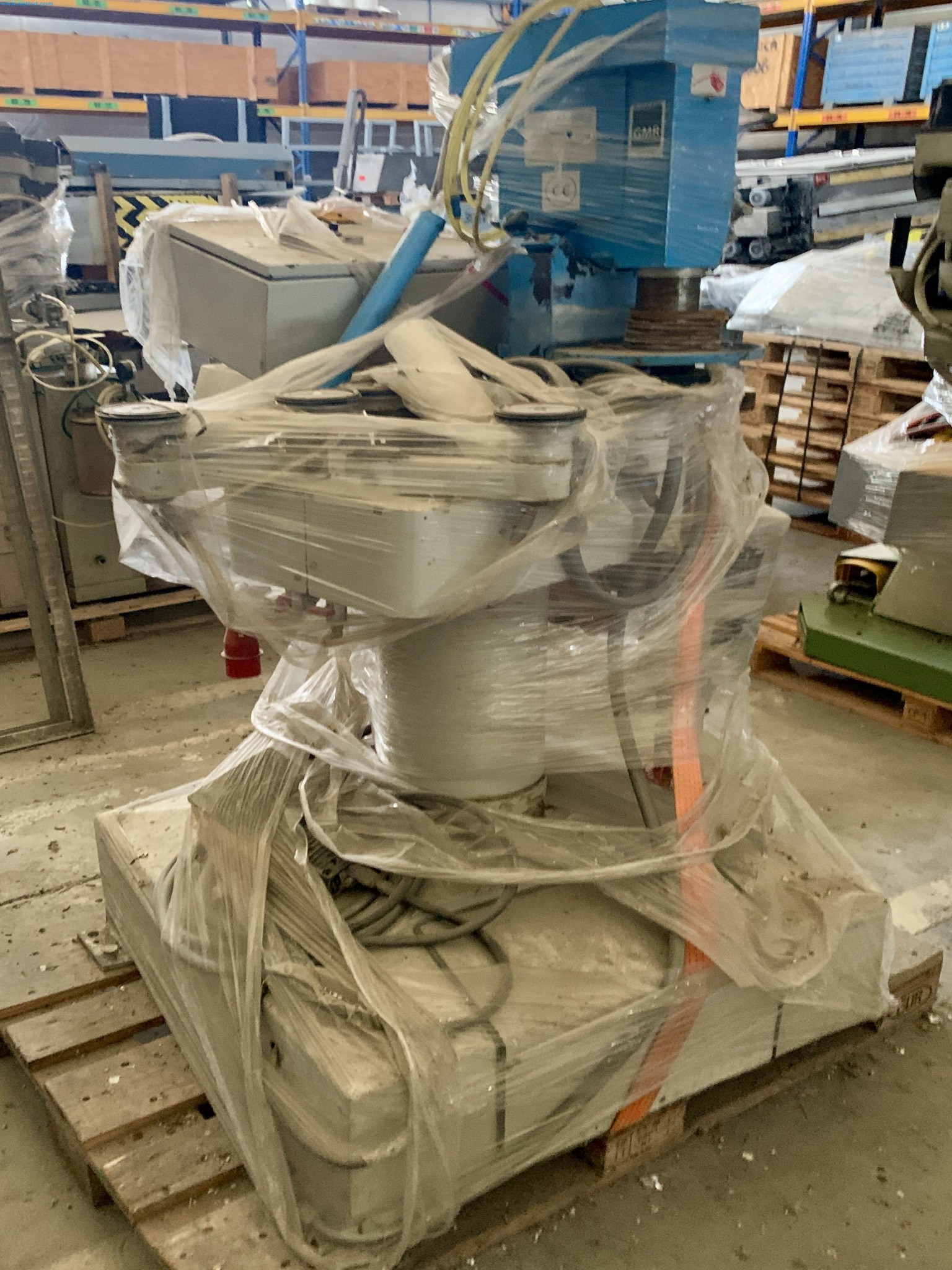 Sale of a complete warehouse of machinery for the glass industry in Spain-6