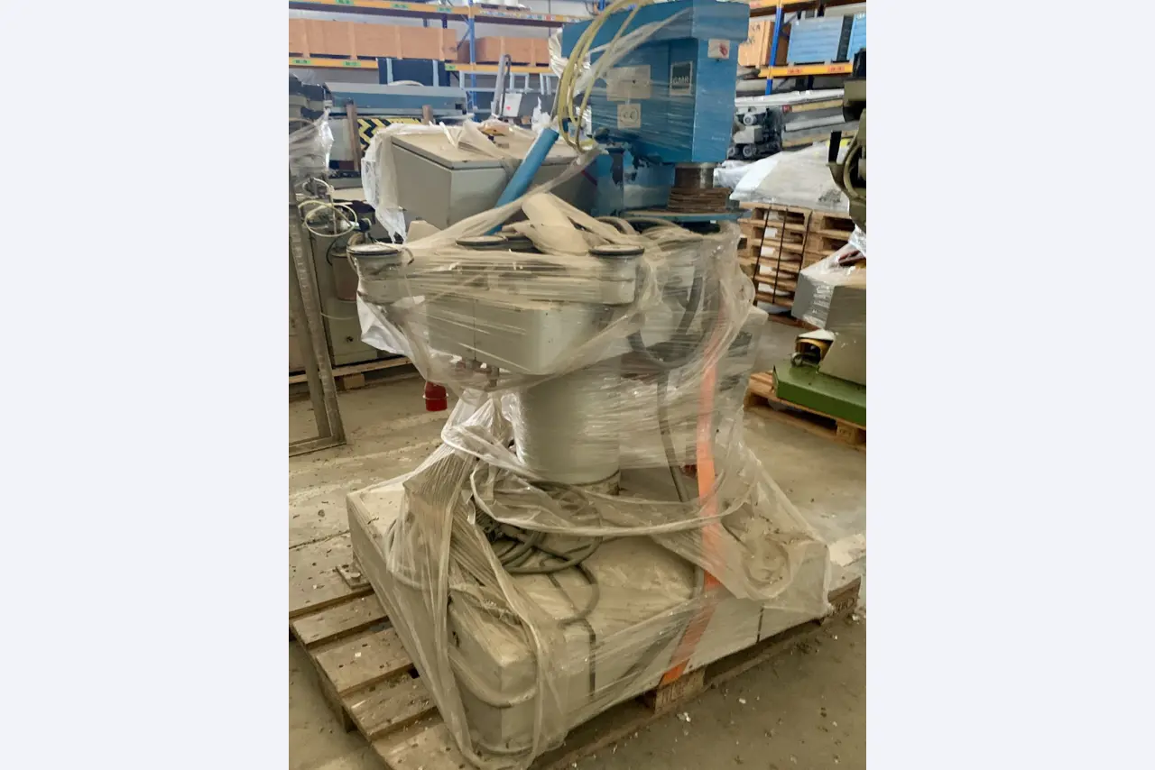 Sale of a complete warehouse of machinery for the glass industry in Spain-6