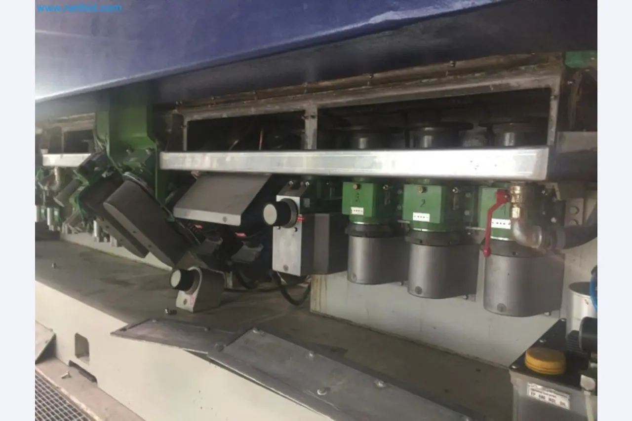 Sale of a complete warehouse of machinery for the glass industry in Spain-2