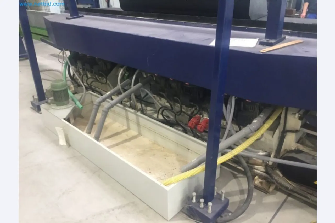 Sale of a complete warehouse of machinery for the glass industry in Spain-3