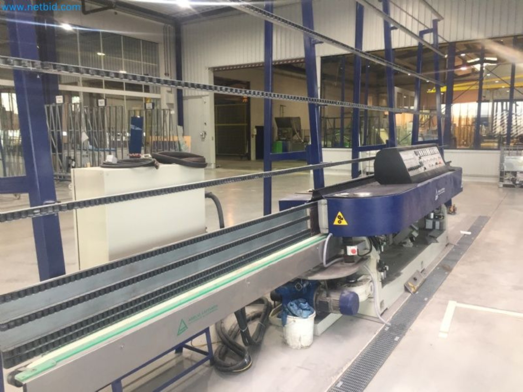 Sale of a complete warehouse of machinery for the glass industry in Spain-4