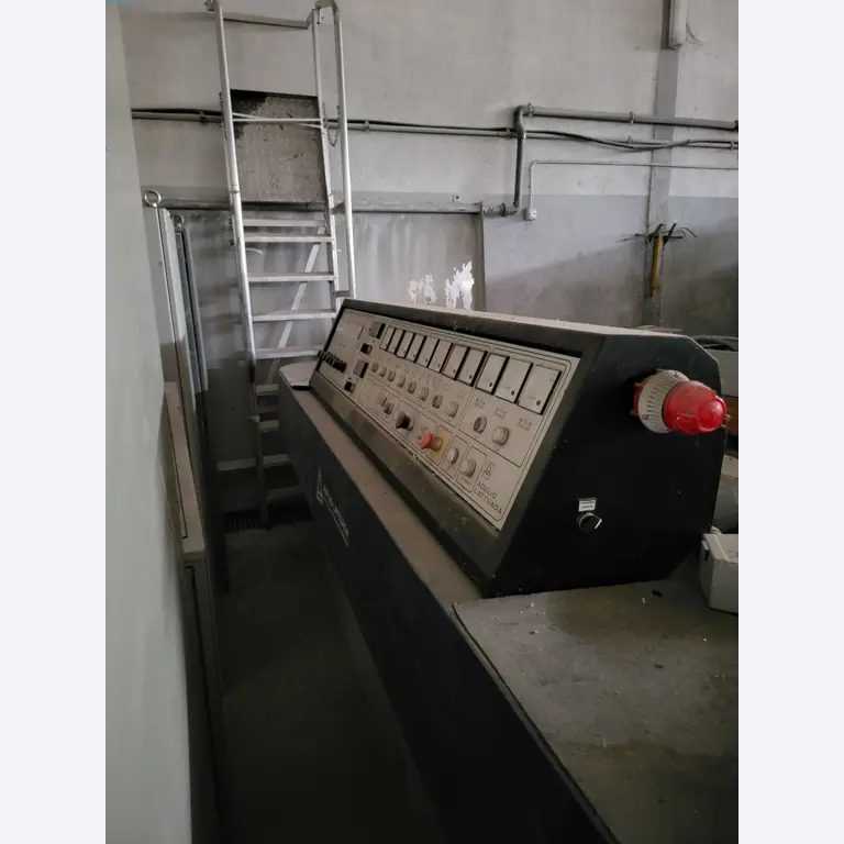 Sale of a complete warehouse of machinery for the glass industry in Spain-7