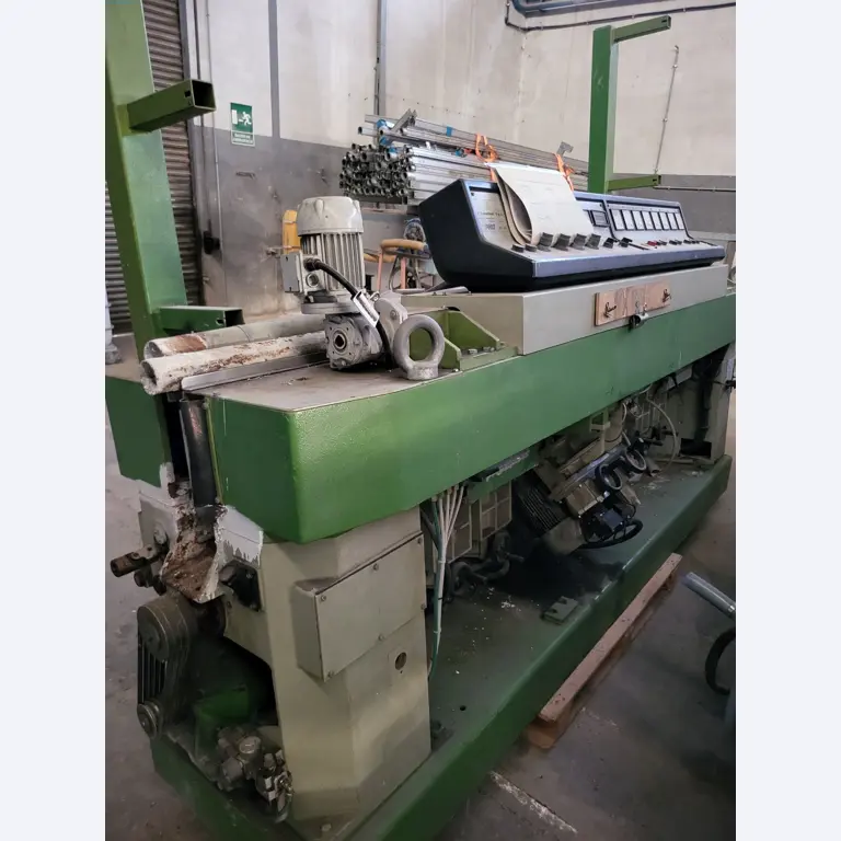 Sale of a complete warehouse of machinery for the glass industry in Spain-10