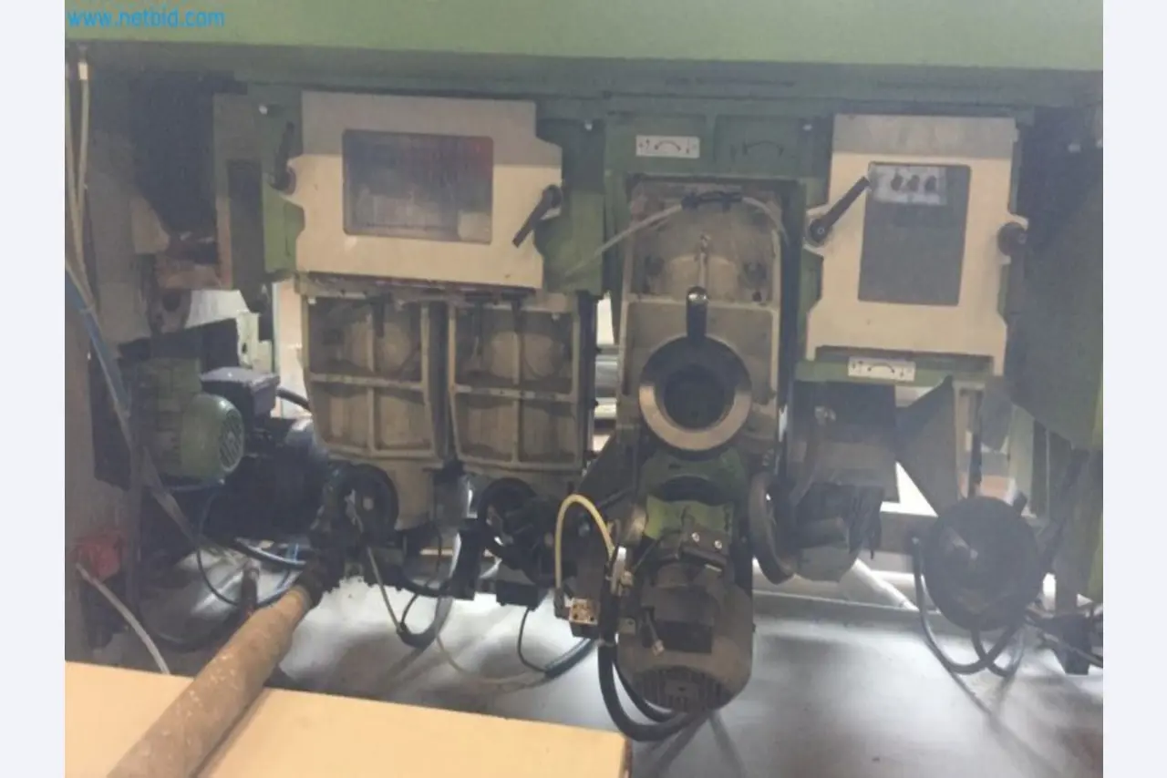 Sale of a complete warehouse of machinery for the glass industry in Spain-4