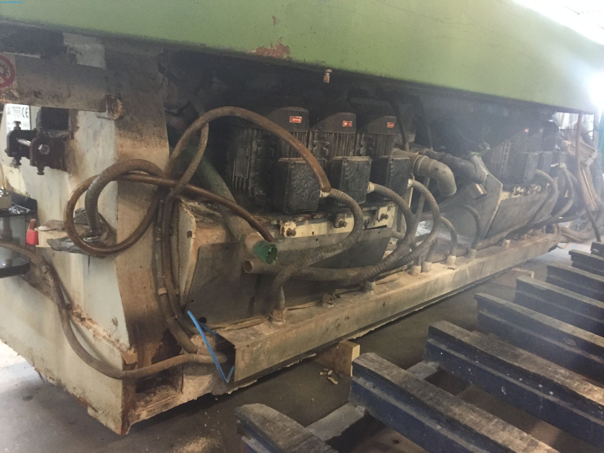 Sale of a complete warehouse of machinery for the glass industry in Spain-6