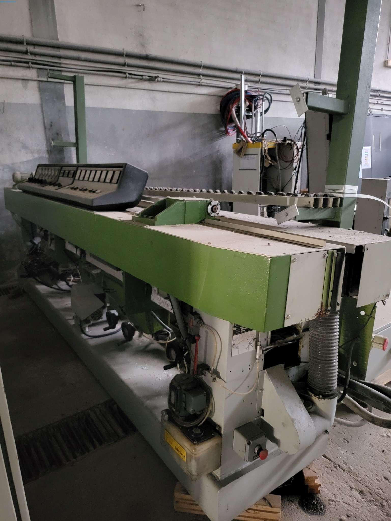 Sale of a complete warehouse of machinery for the glass industry in Spain-9