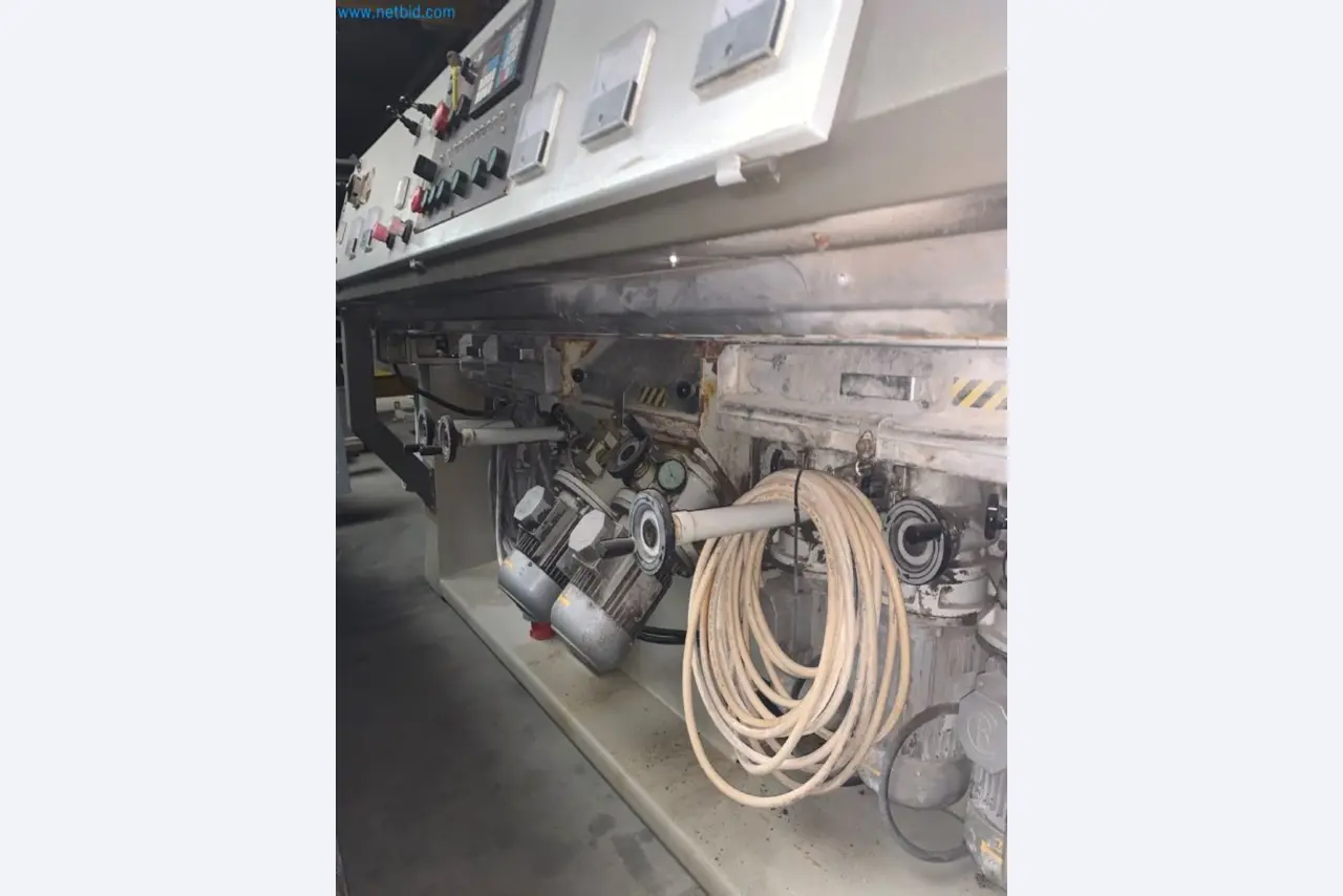 Sale of a complete warehouse of machinery for the glass industry in Spain-11