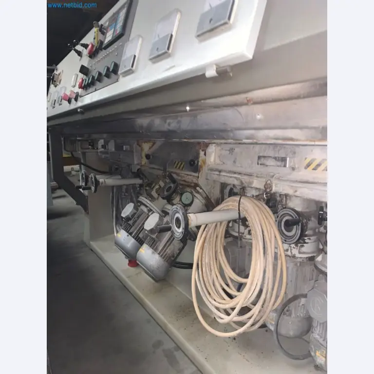 Sale of a complete warehouse of machinery for the glass industry in Spain-11