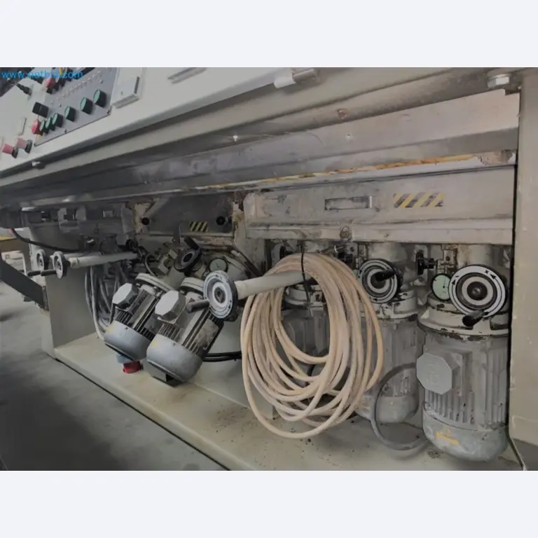 Sale of a complete warehouse of machinery for the glass industry in Spain-12