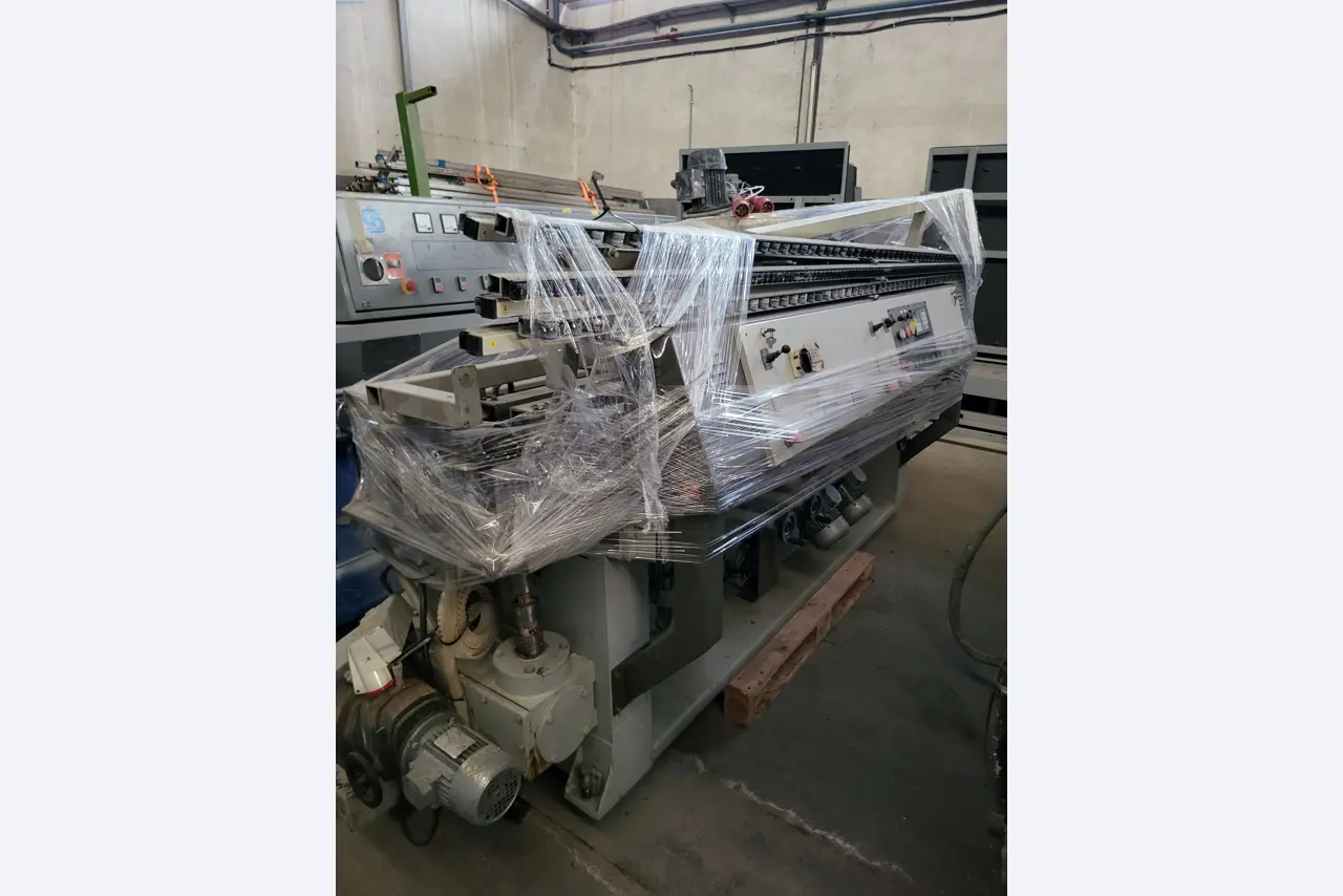 Sale of a complete warehouse of machinery for the glass industry in Spain-4