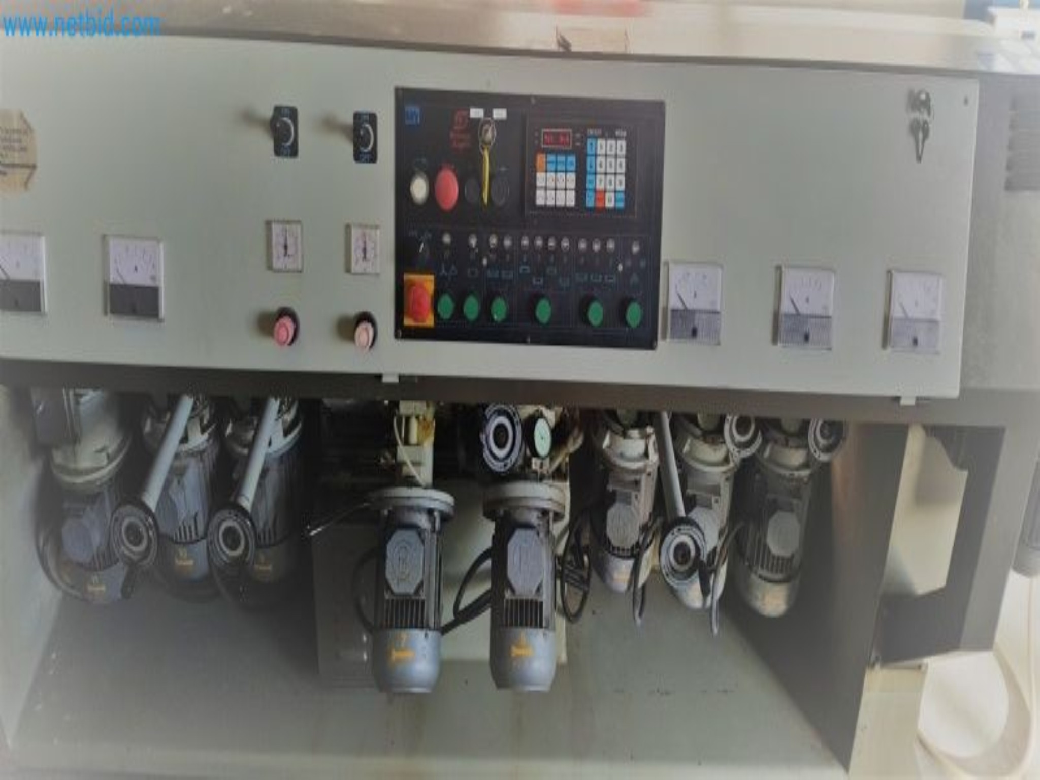 Sale of a complete warehouse of machinery for the glass industry in Spain-6