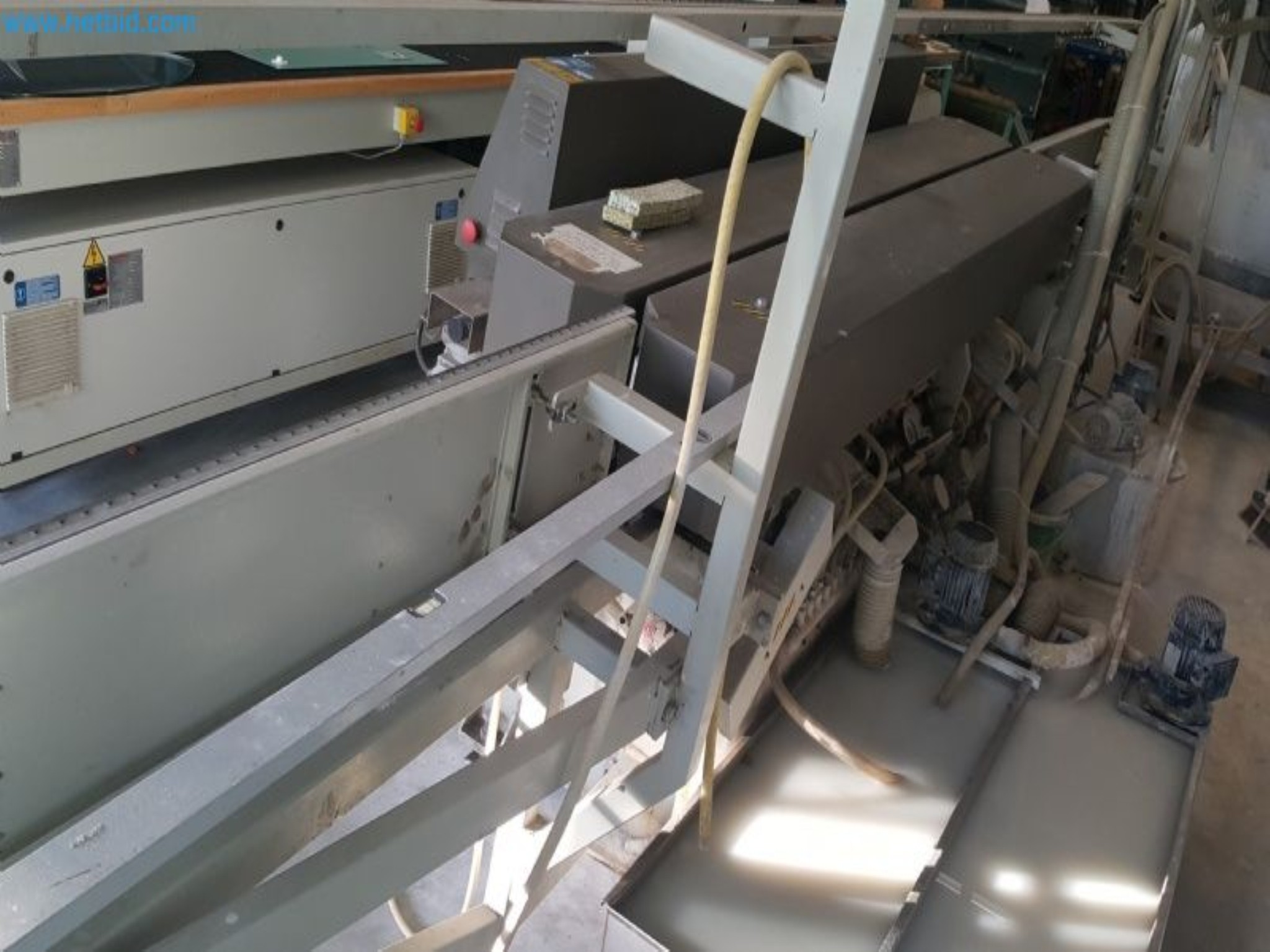 Sale of a complete warehouse of machinery for the glass industry in Spain-7