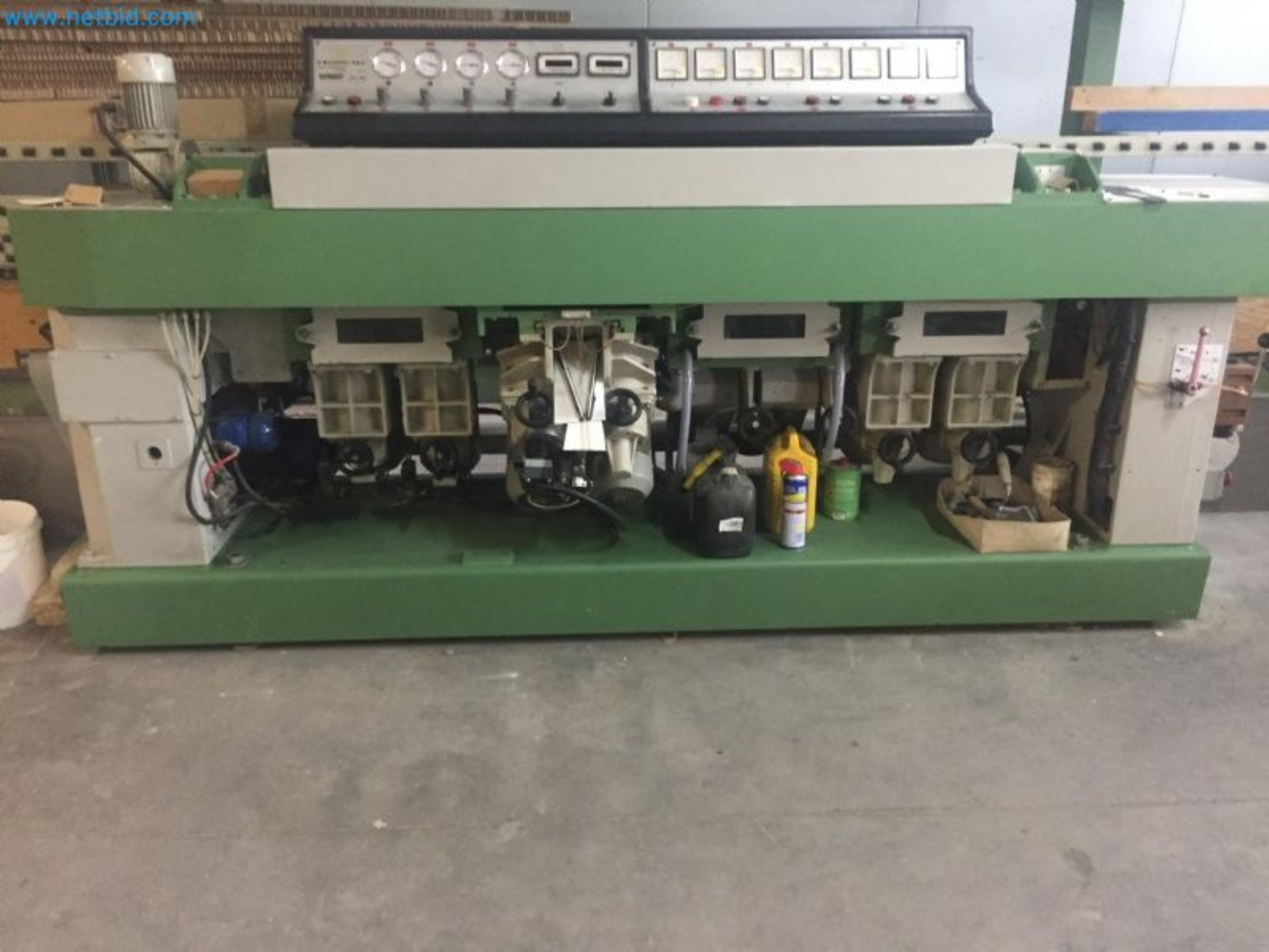 Sale of a complete warehouse of machinery for the glass industry in Spain-1