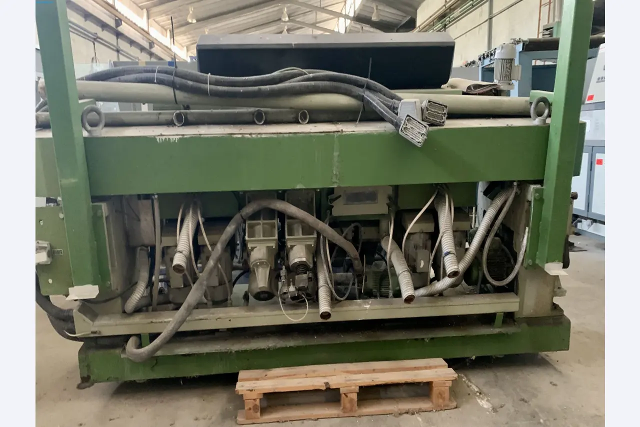 Sale of a complete warehouse of machinery for the glass industry in Spain-5