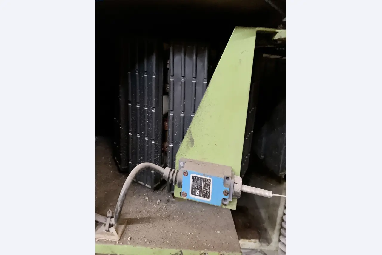 Sale of a complete warehouse of machinery for the glass industry in Spain-7