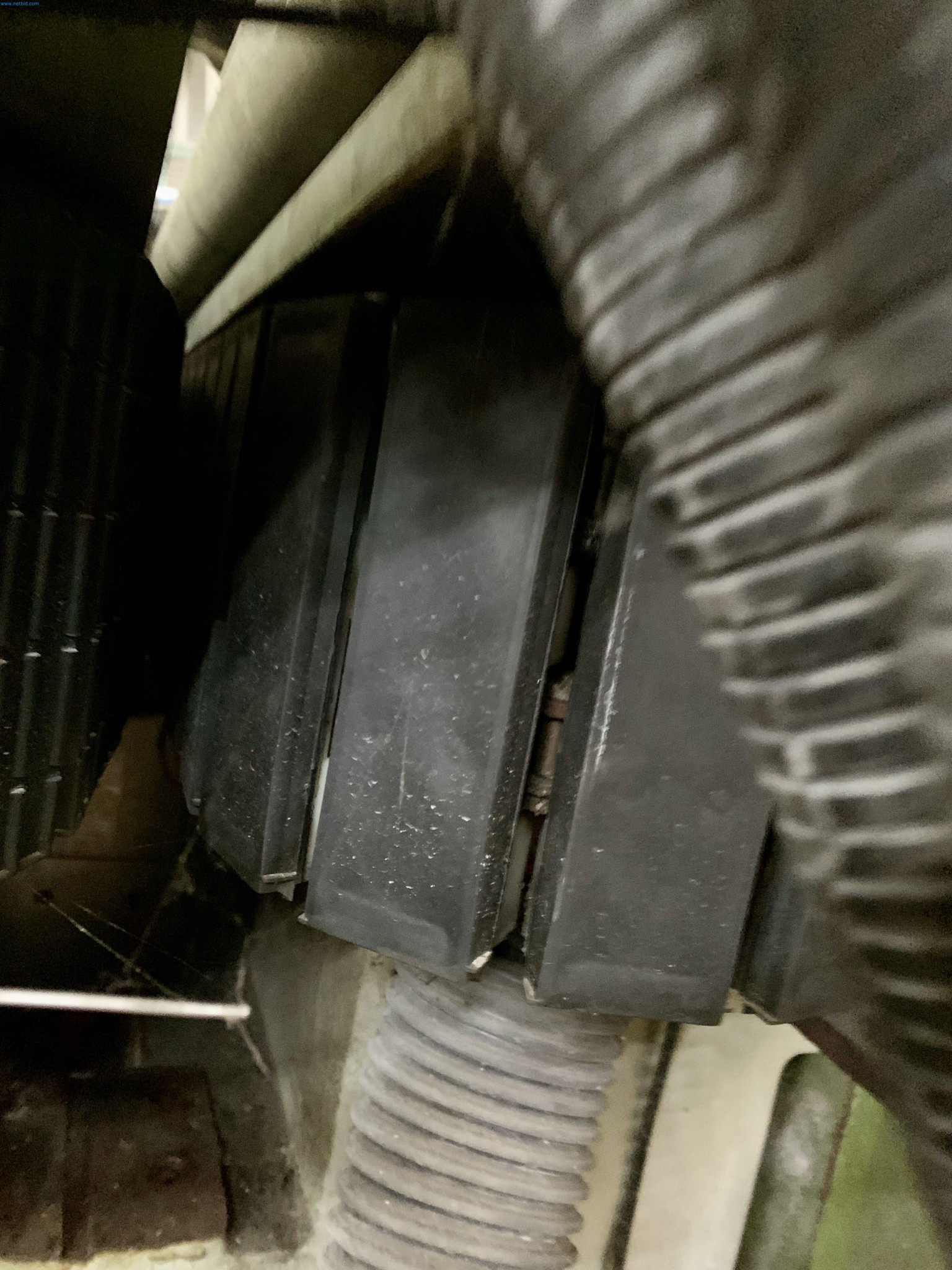 Sale of a complete warehouse of machinery for the glass industry in Spain-9