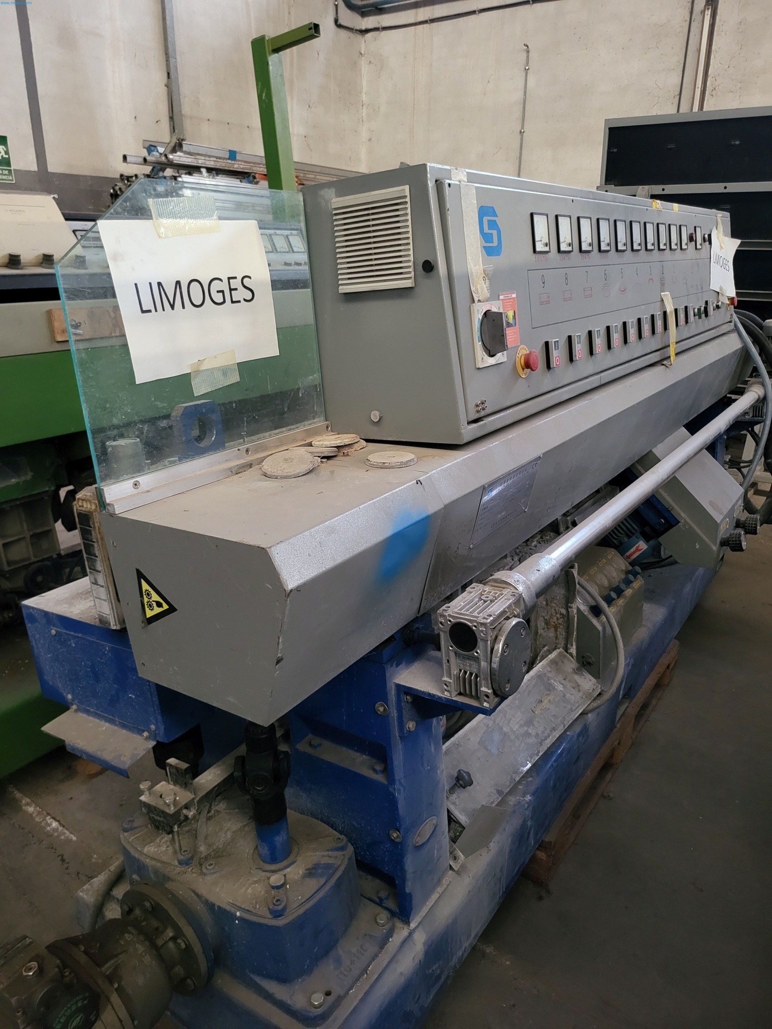 Sale of a complete warehouse of machinery for the glass industry in Spain-2