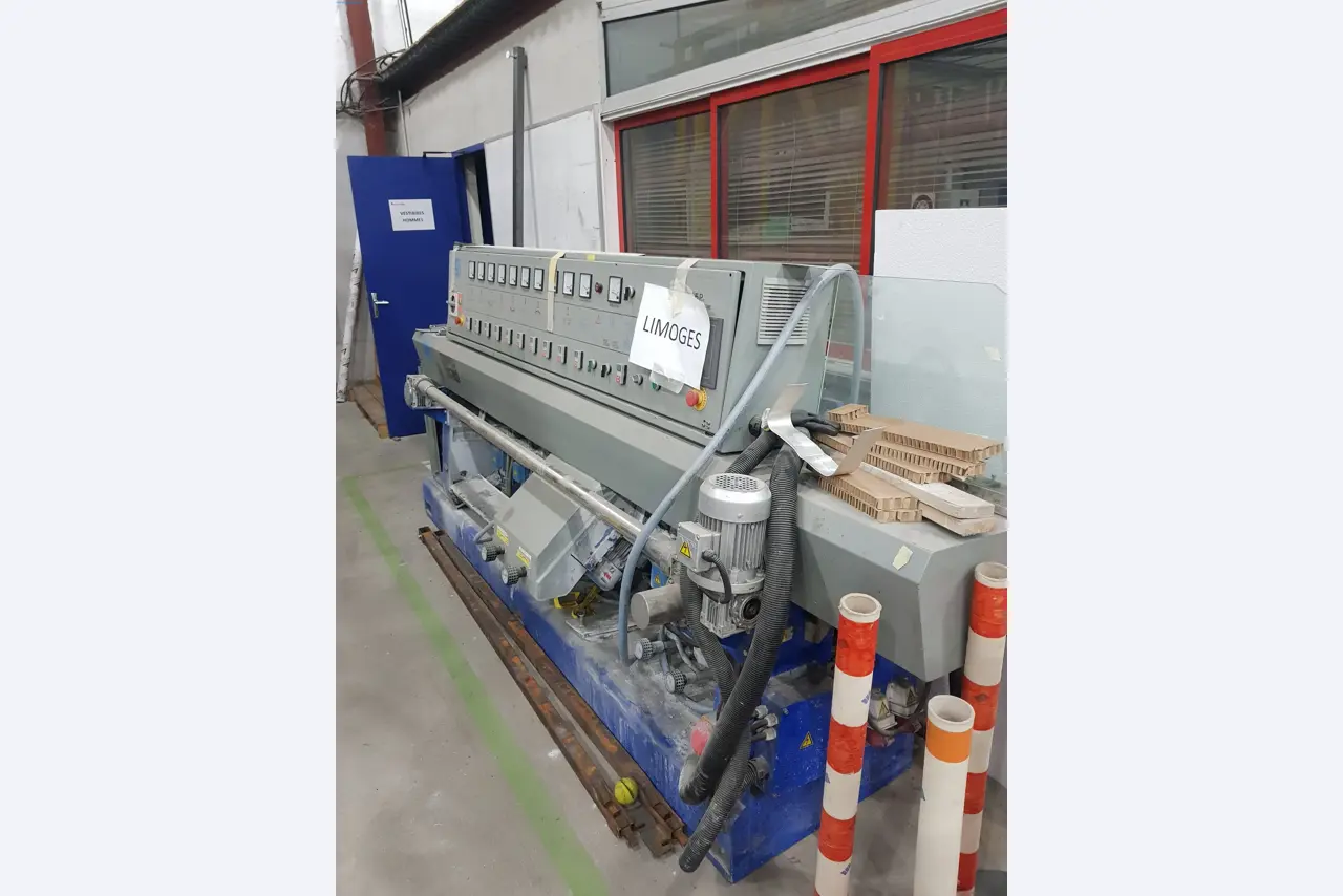 Sale of a complete warehouse of machinery for the glass industry in Spain-3