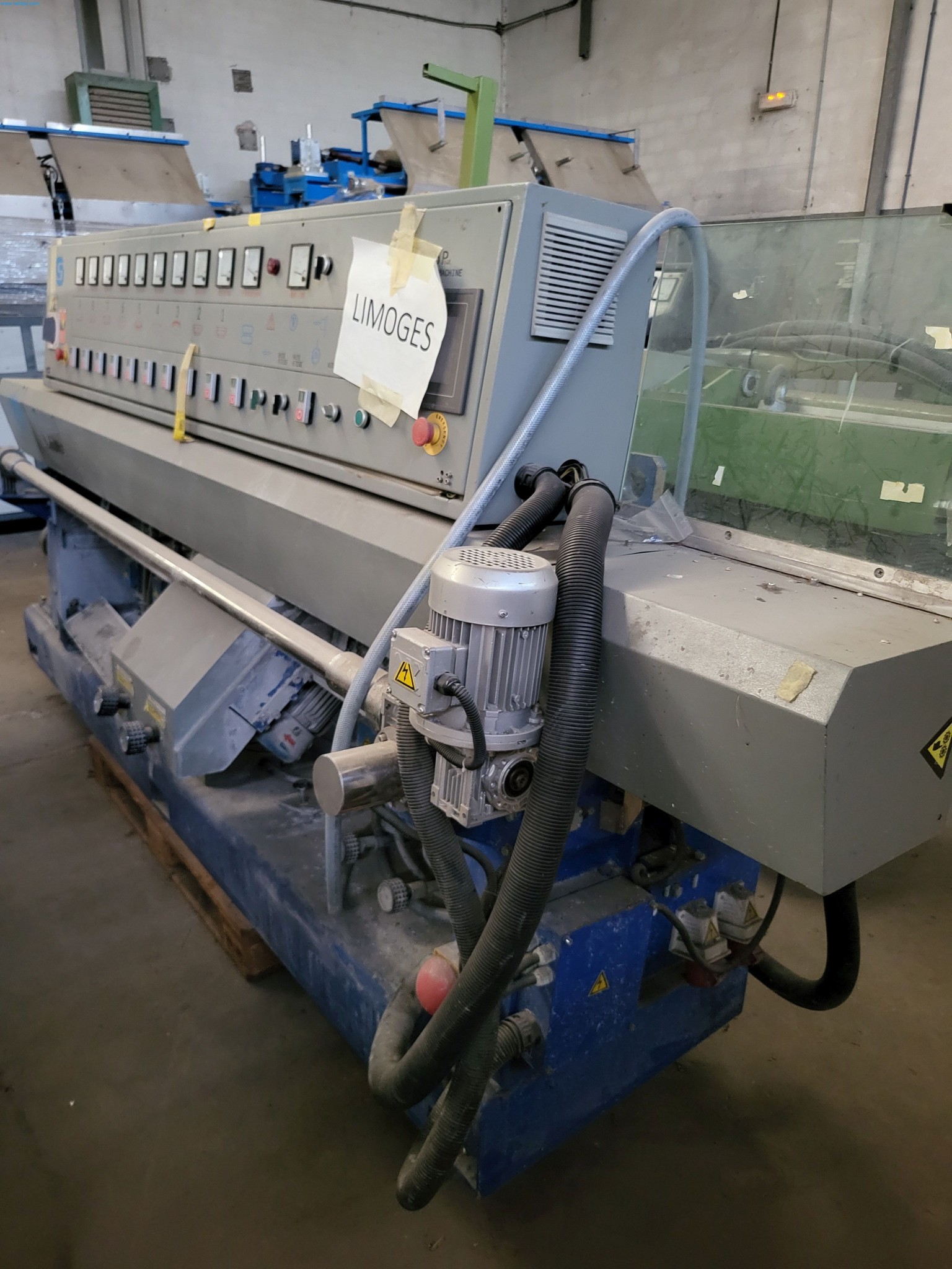 Sale of a complete warehouse of machinery for the glass industry in Spain-4