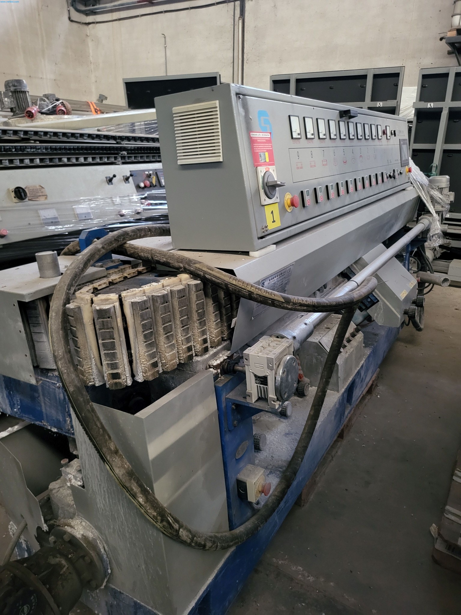 Sale of a complete warehouse of machinery for the glass industry in Spain-2