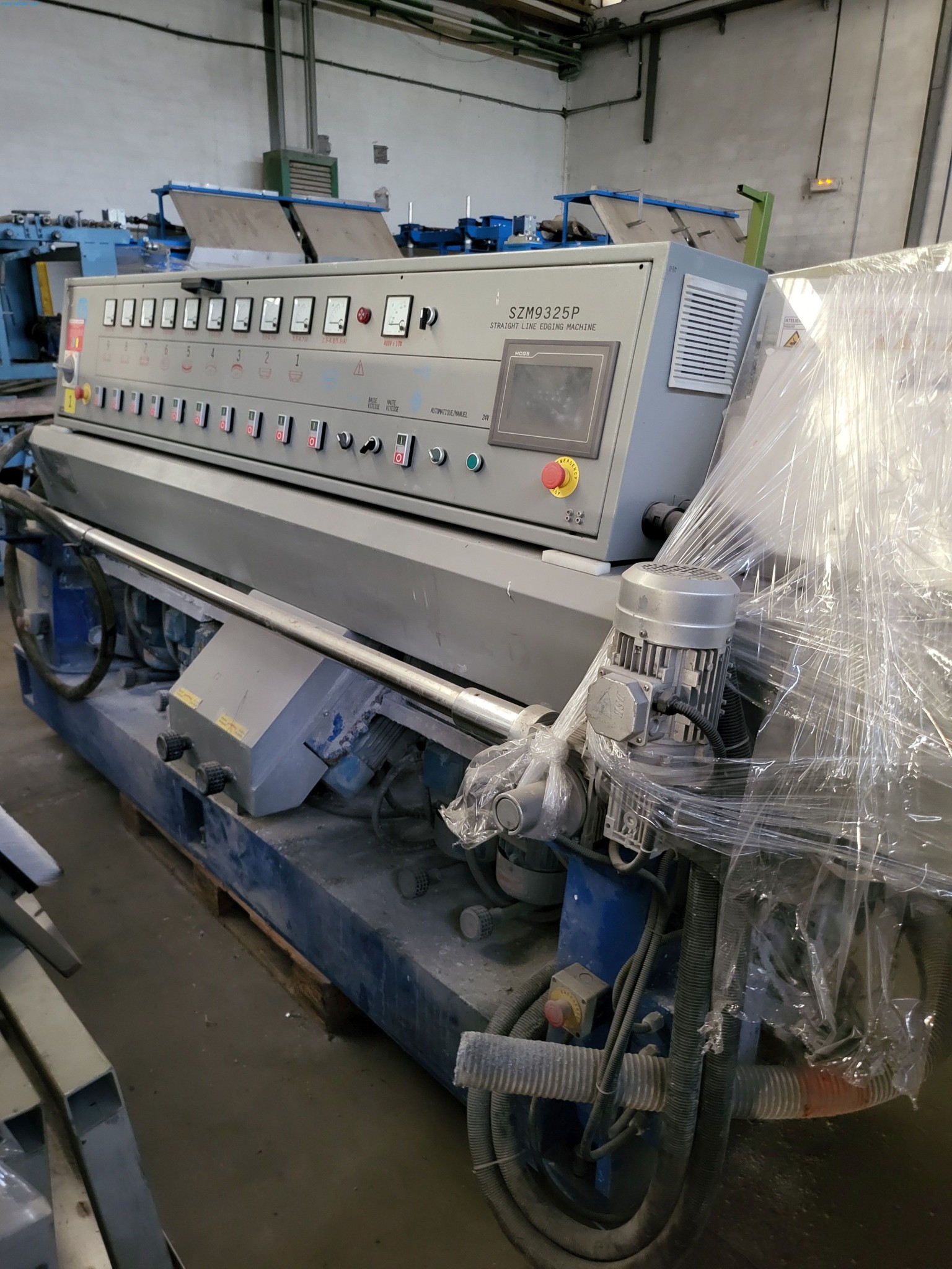 Sale of a complete warehouse of machinery for the glass industry in Spain-3