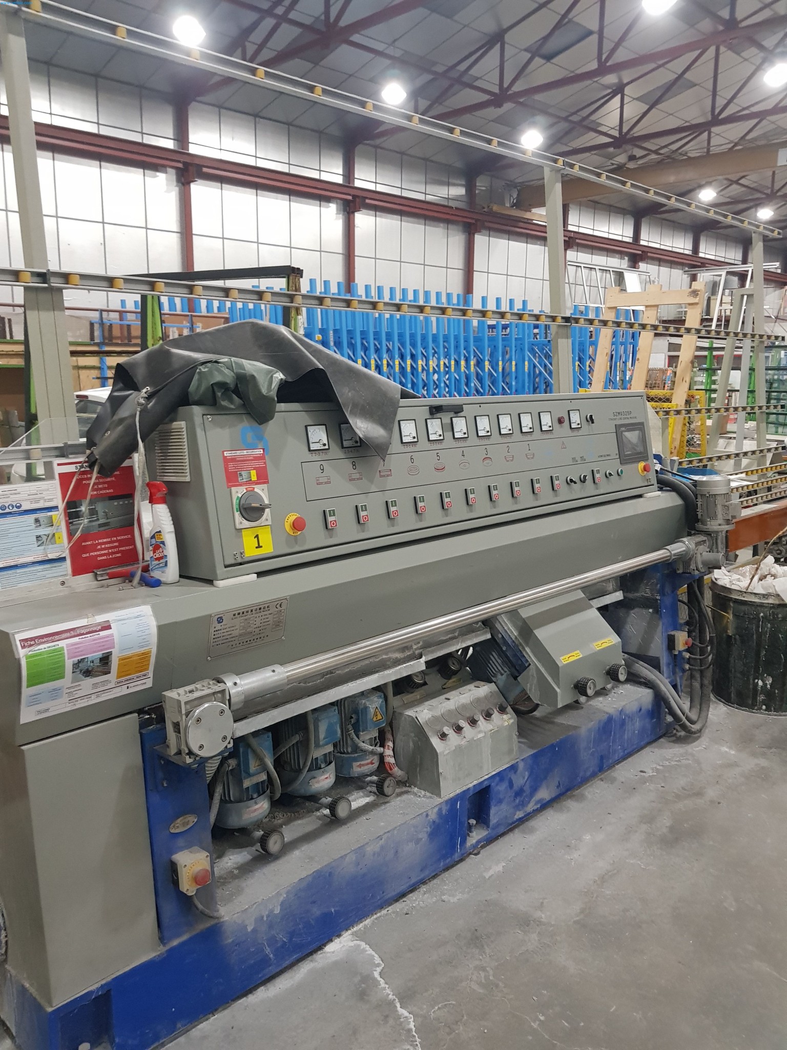 Sale of a complete warehouse of machinery for the glass industry in Spain-5