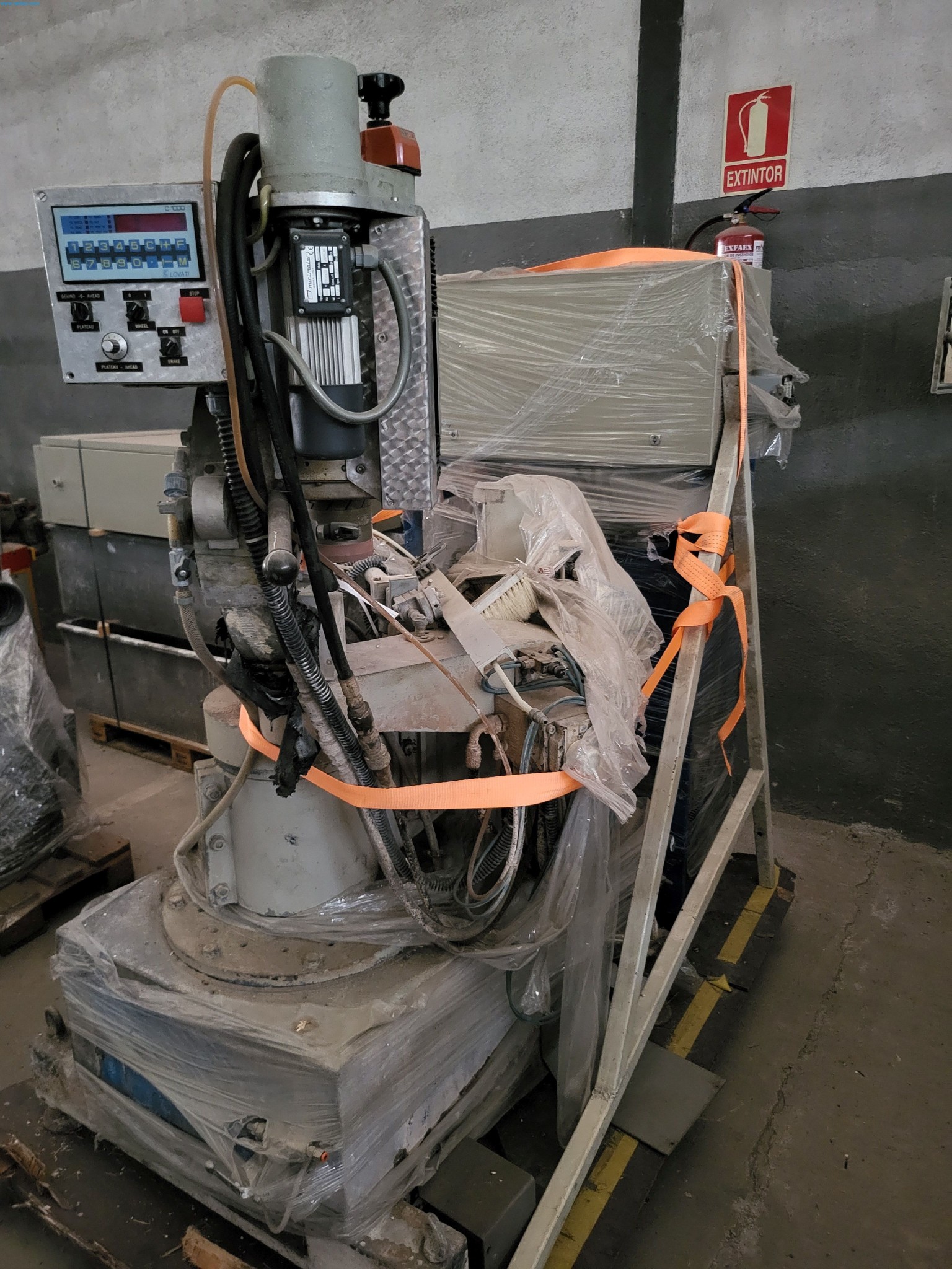 Sale of a complete warehouse of machinery for the glass industry in Spain-10