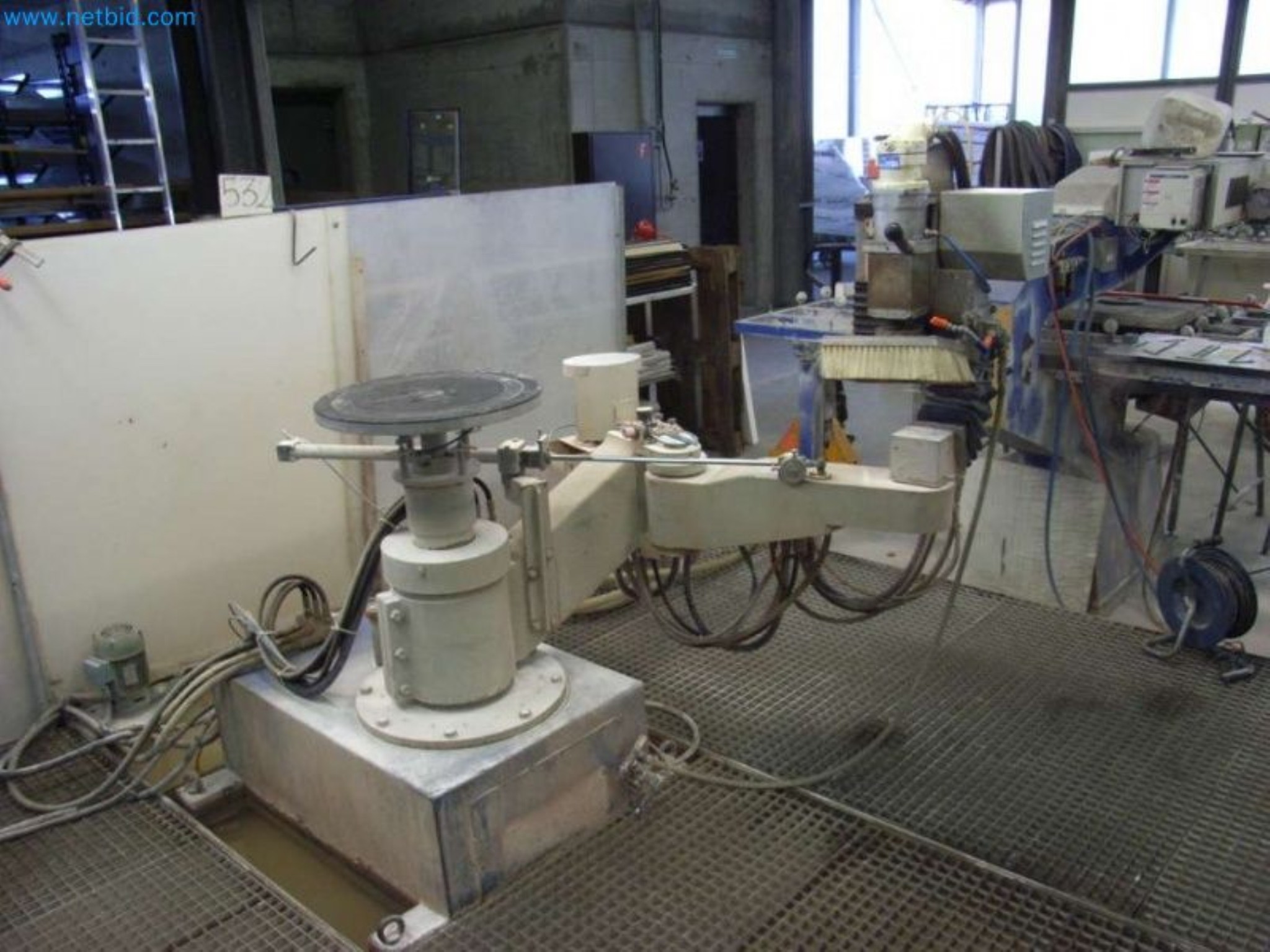 Sale of a complete warehouse of machinery for the glass industry in Spain-1