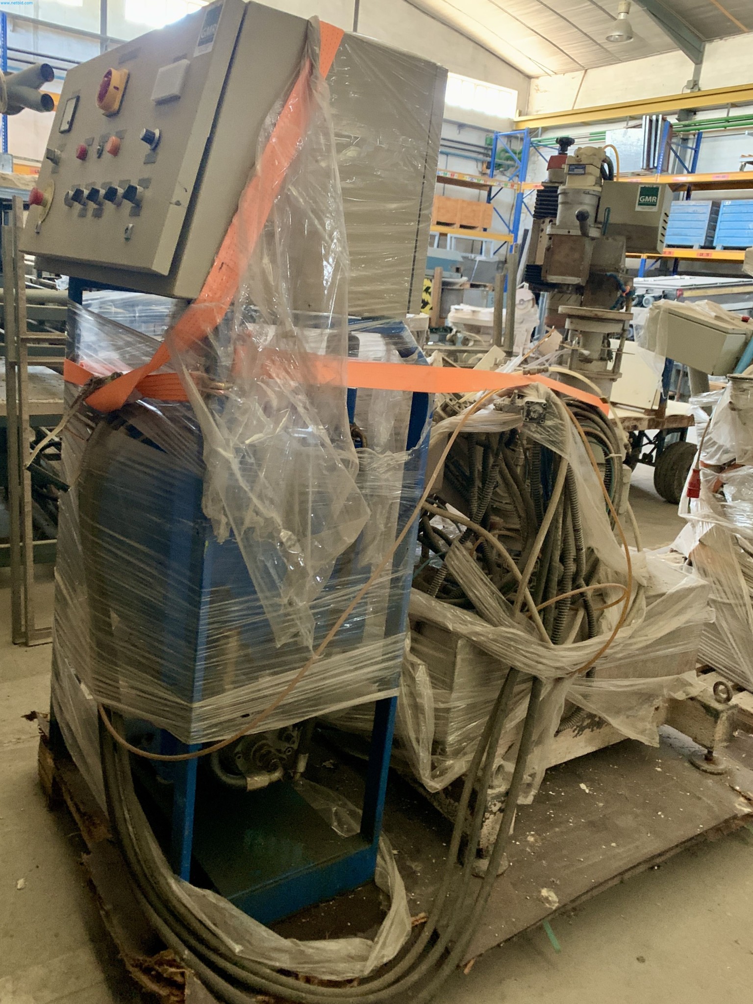 Sale of a complete warehouse of machinery for the glass industry in Spain-8