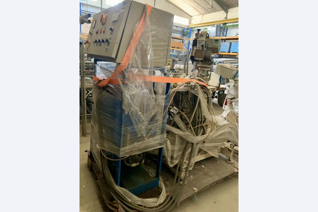 Sale of a complete warehouse of machinery for the glass industry in Spain-8