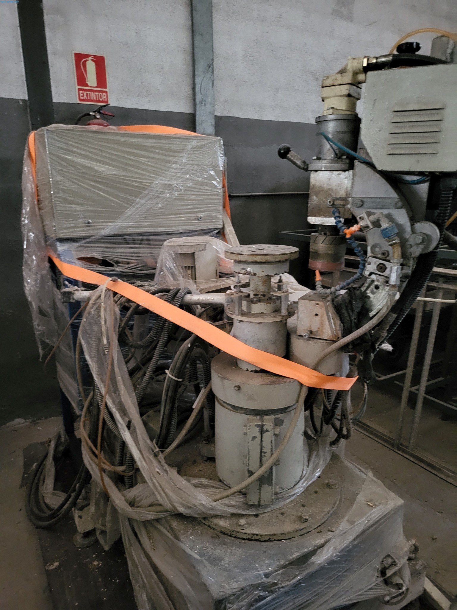 Sale of a complete warehouse of machinery for the glass industry in Spain-9