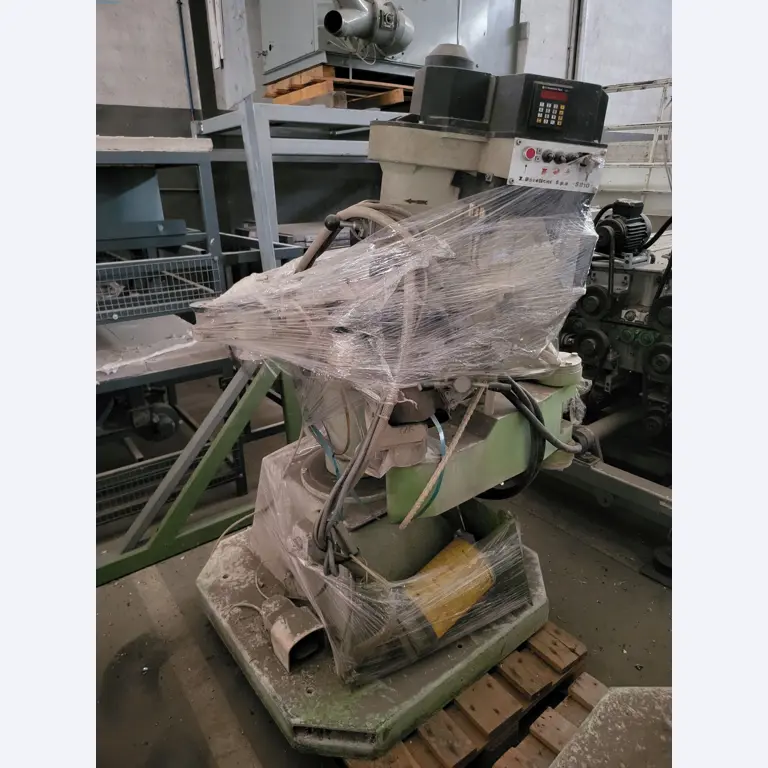 Sale of a complete warehouse of machinery for the glass industry in Spain-4