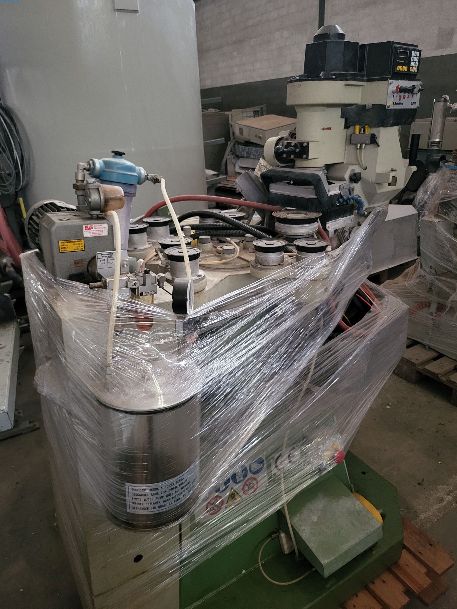 Sale of a complete warehouse of machinery for the glass industry in Spain-5