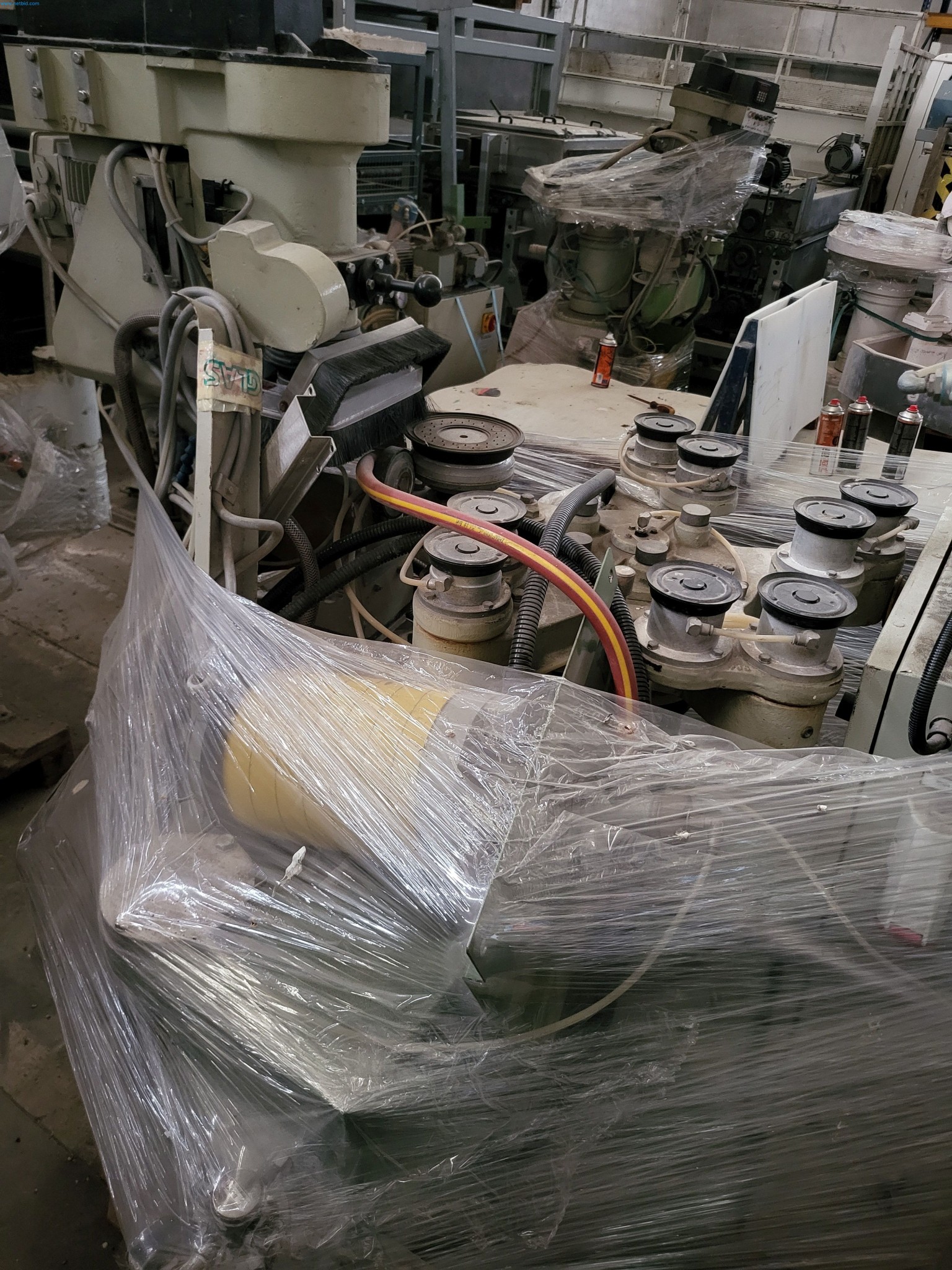 Sale of a complete warehouse of machinery for the glass industry in Spain-6