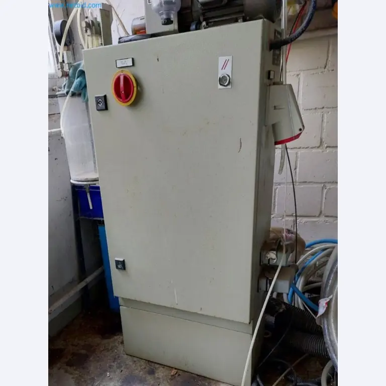 Sale of a complete warehouse of machinery for the glass industry in Spain-9