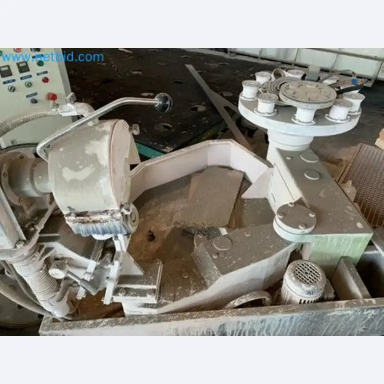 Sale of a complete warehouse of machinery for the glass industry in Spain-10