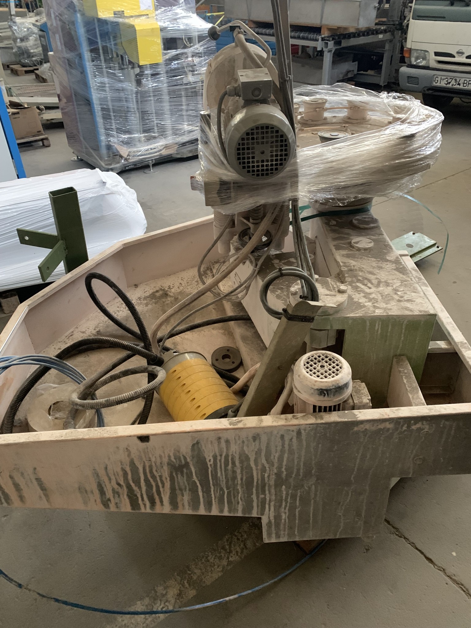 Sale of a complete warehouse of machinery for the glass industry in Spain-11