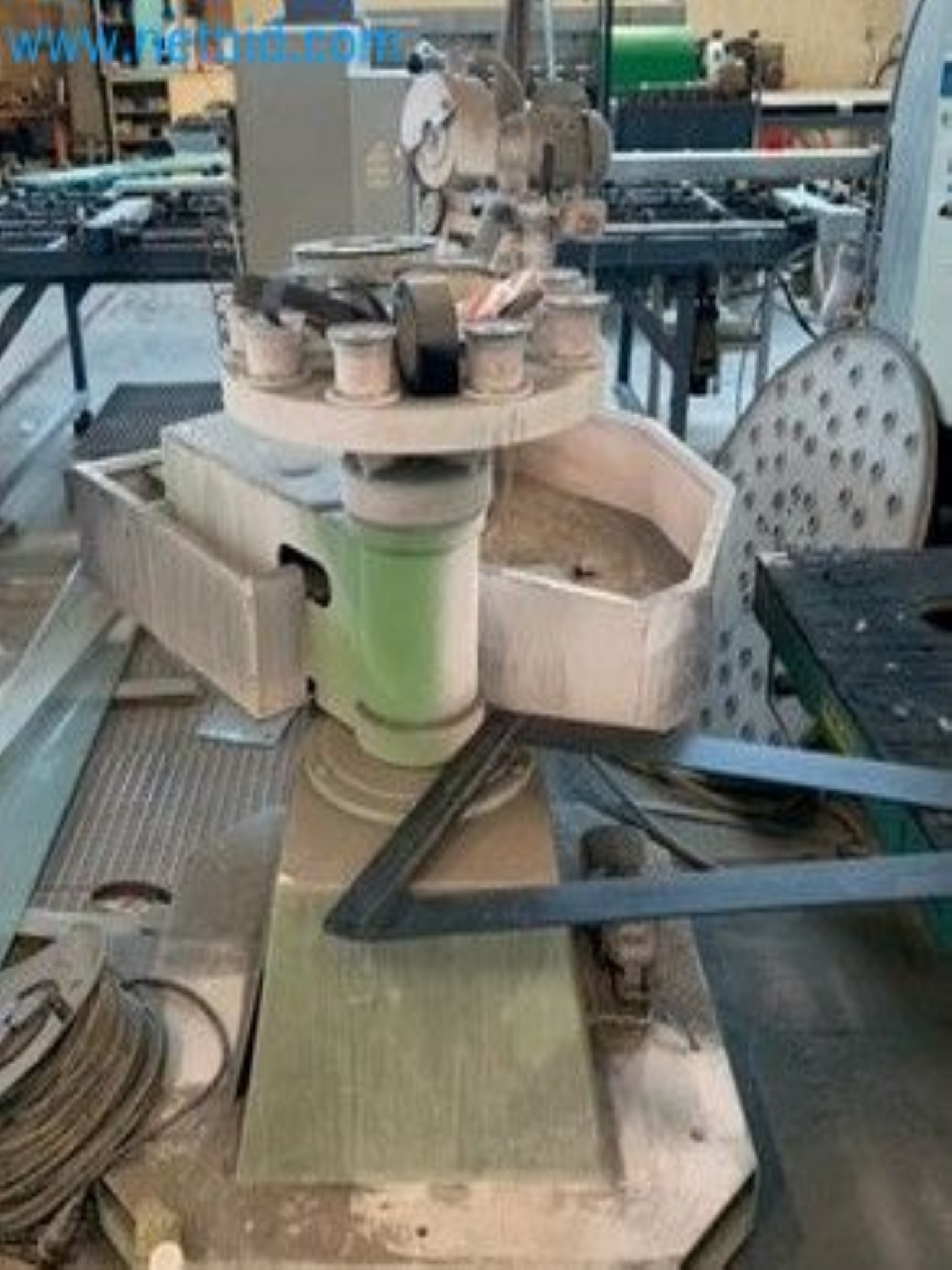 Sale of a complete warehouse of machinery for the glass industry in Spain-13