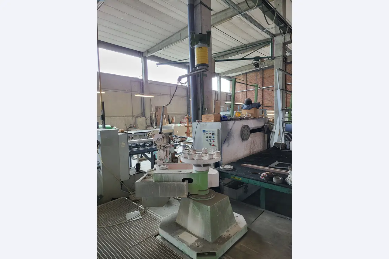 Sale of a complete warehouse of machinery for the glass industry in Spain-1