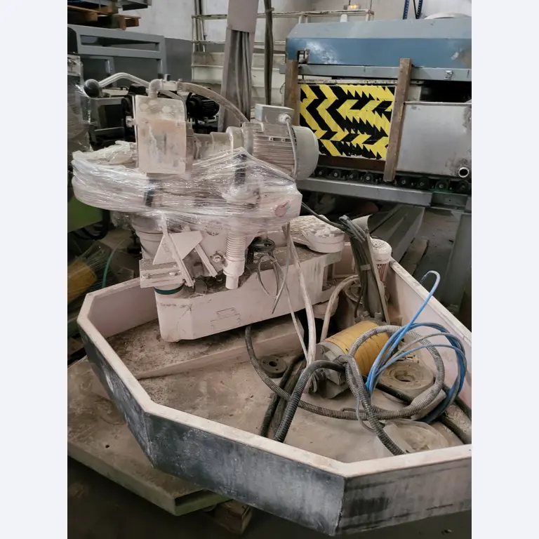 Sale of a complete warehouse of machinery for the glass industry in Spain-7