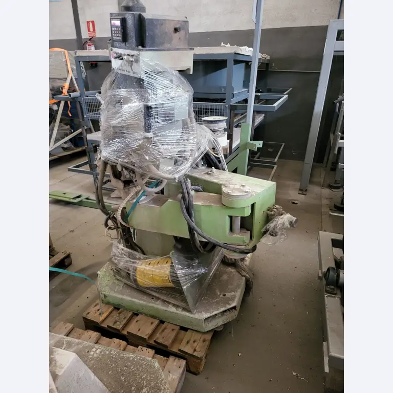 Sale of a complete warehouse of machinery for the glass industry in Spain-10