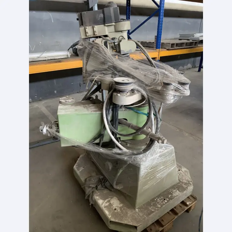 Sale of a complete warehouse of machinery for the glass industry in Spain-11