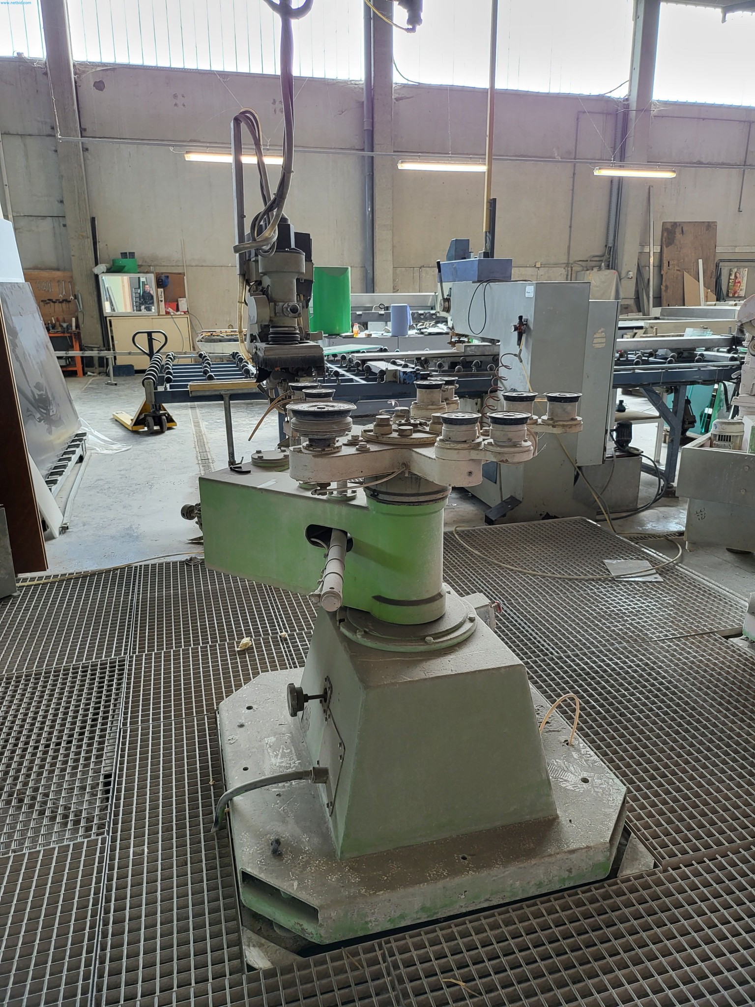 Sale of a complete warehouse of machinery for the glass industry in Spain-1