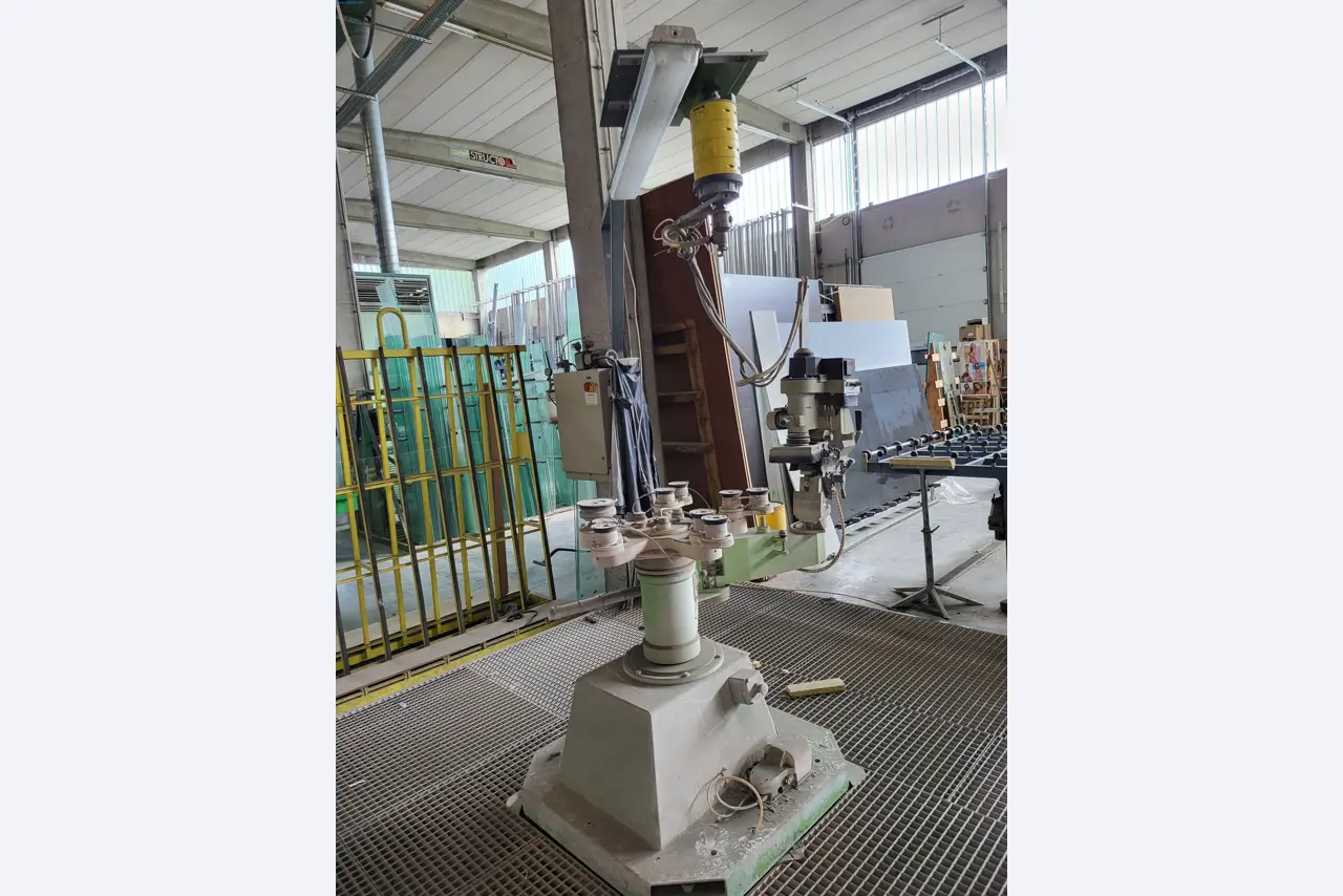 Sale of a complete warehouse of machinery for the glass industry in Spain-2