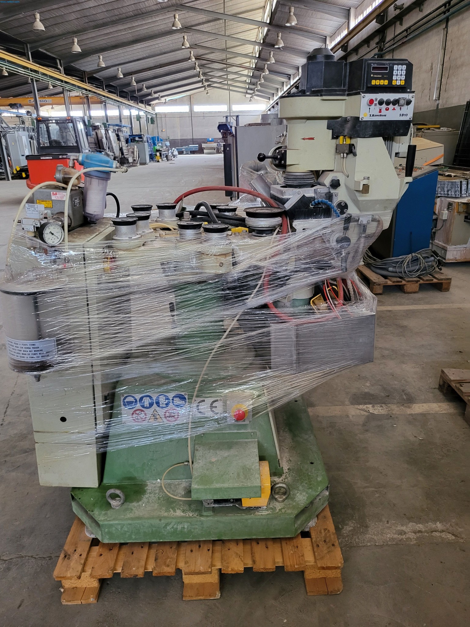 Sale of a complete warehouse of machinery for the glass industry in Spain-3