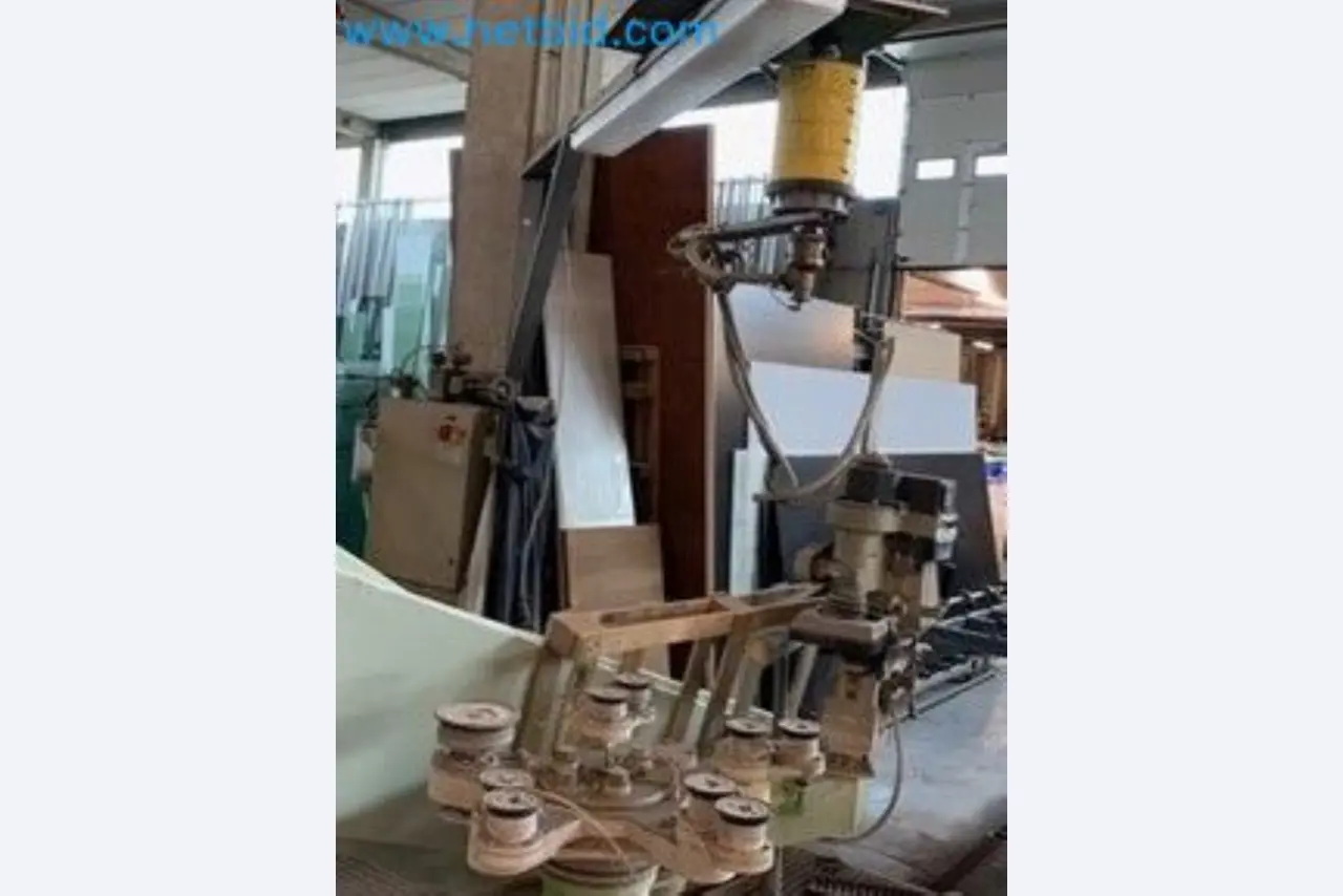 Sale of a complete warehouse of machinery for the glass industry in Spain-5