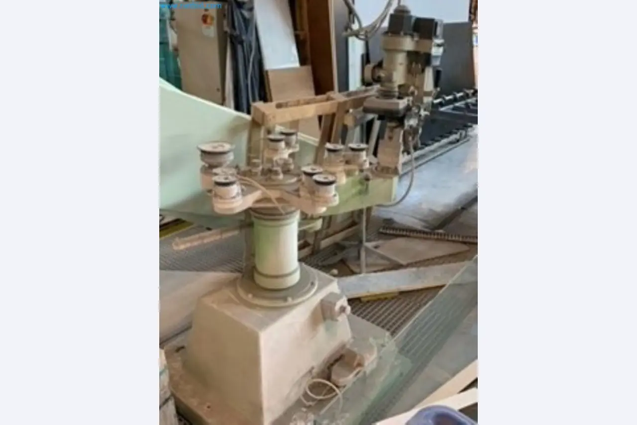 Sale of a complete warehouse of machinery for the glass industry in Spain-6