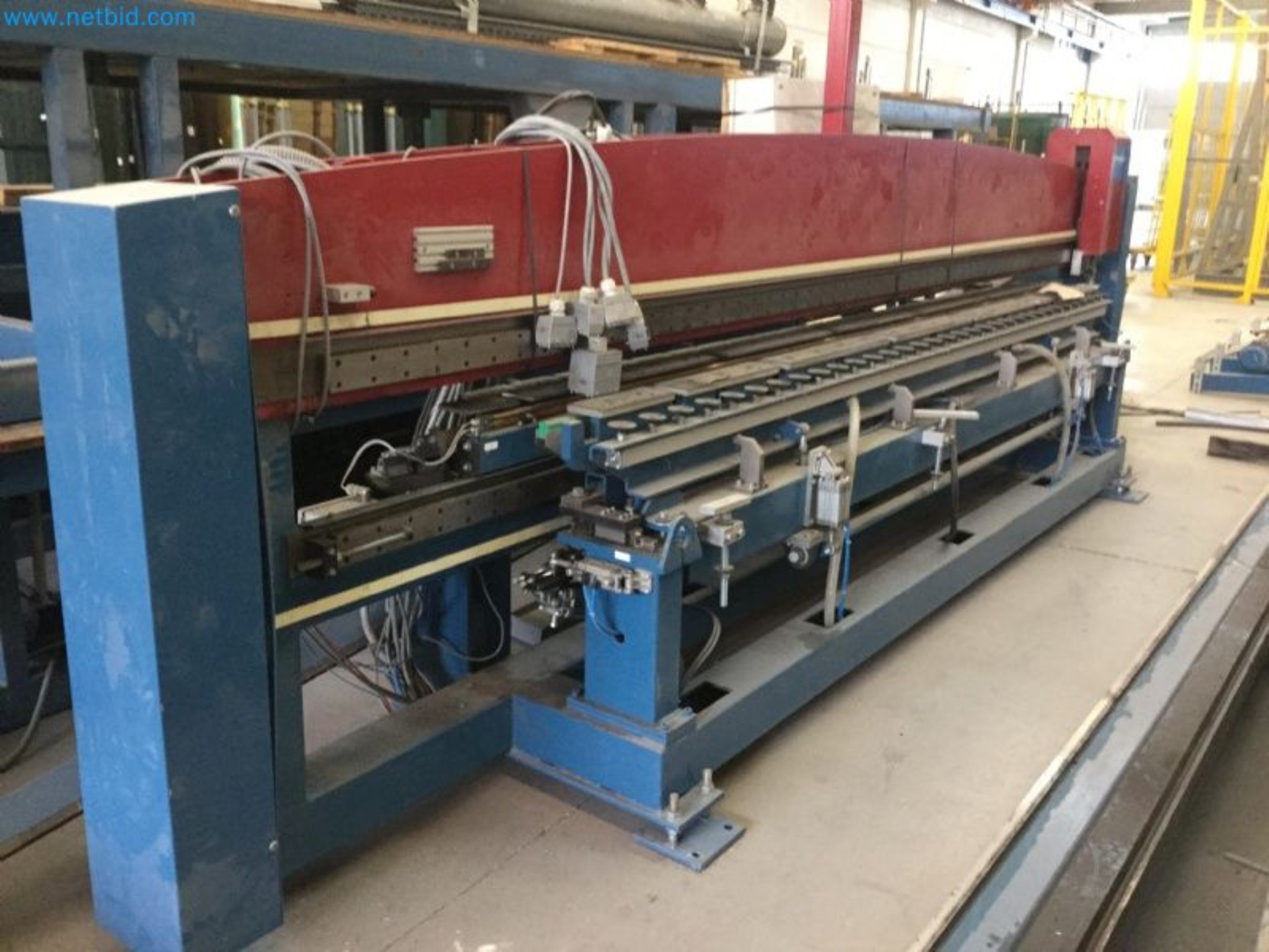 Sale of a complete warehouse of machinery for the glass industry in Spain-12