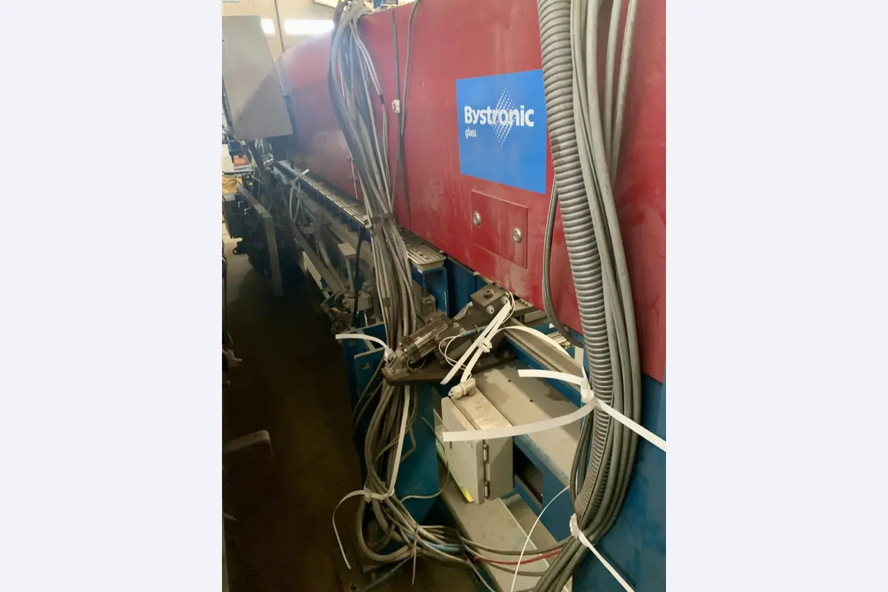 Sale of a complete warehouse of machinery for the glass industry in Spain-15